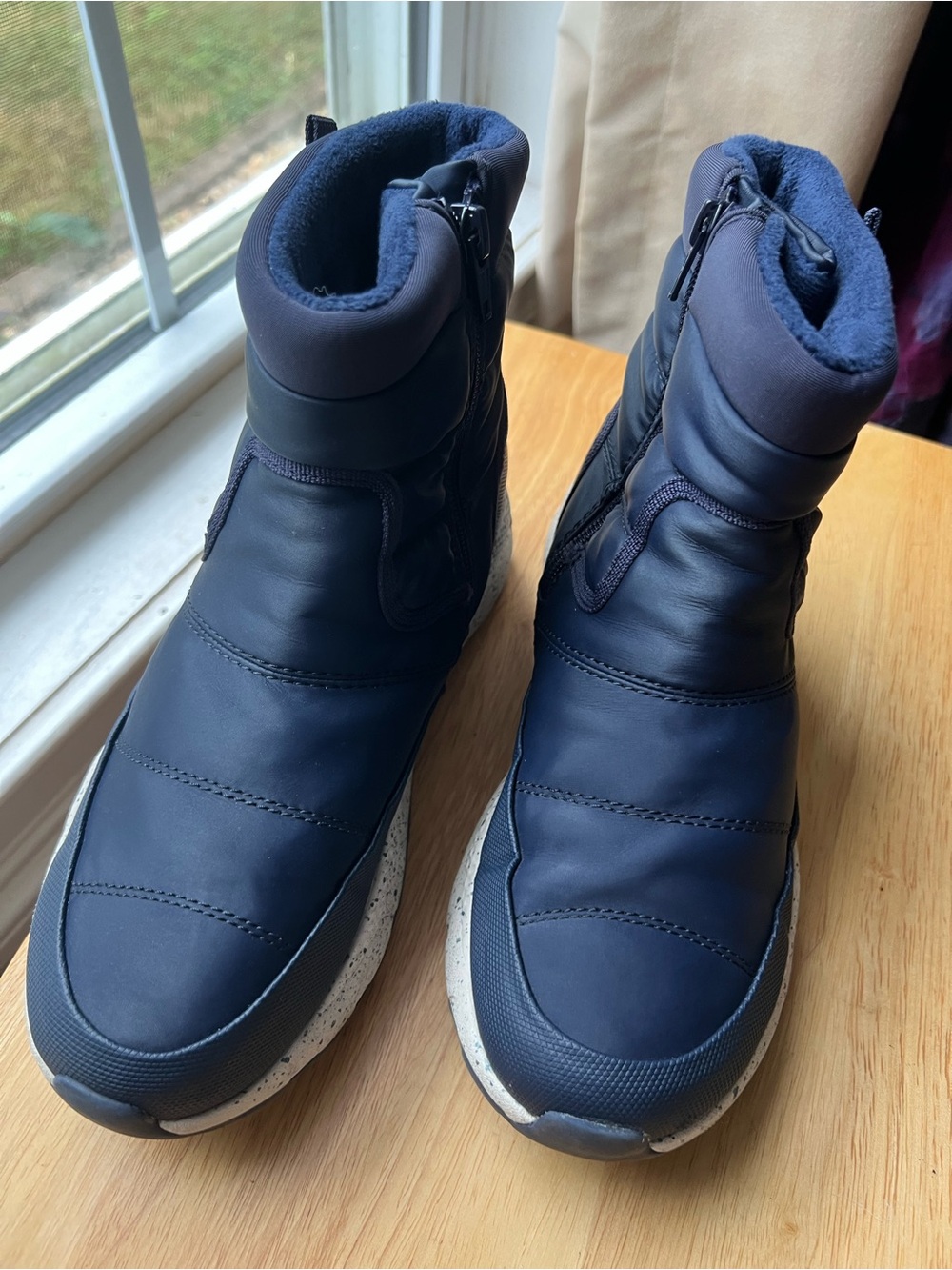 BareTraps Navy Puffer Ankle Booties